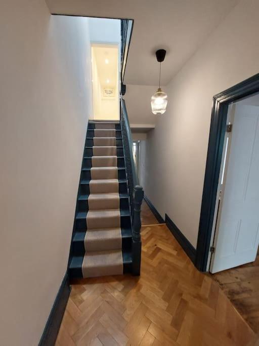Large Newly Refurbished House Close To Harbour Bristol Exterior foto