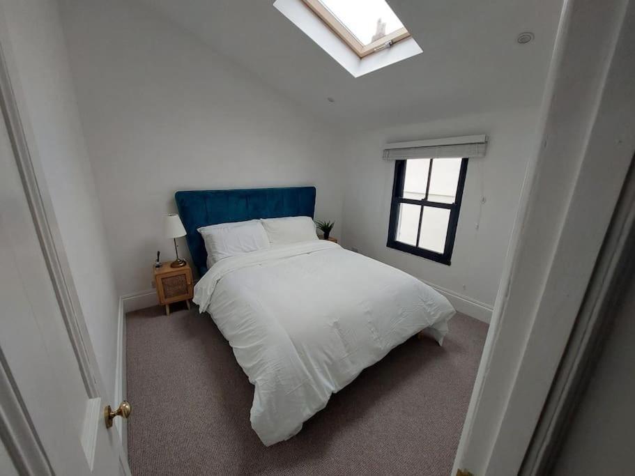 Large Newly Refurbished House Close To Harbour Bristol Exterior foto